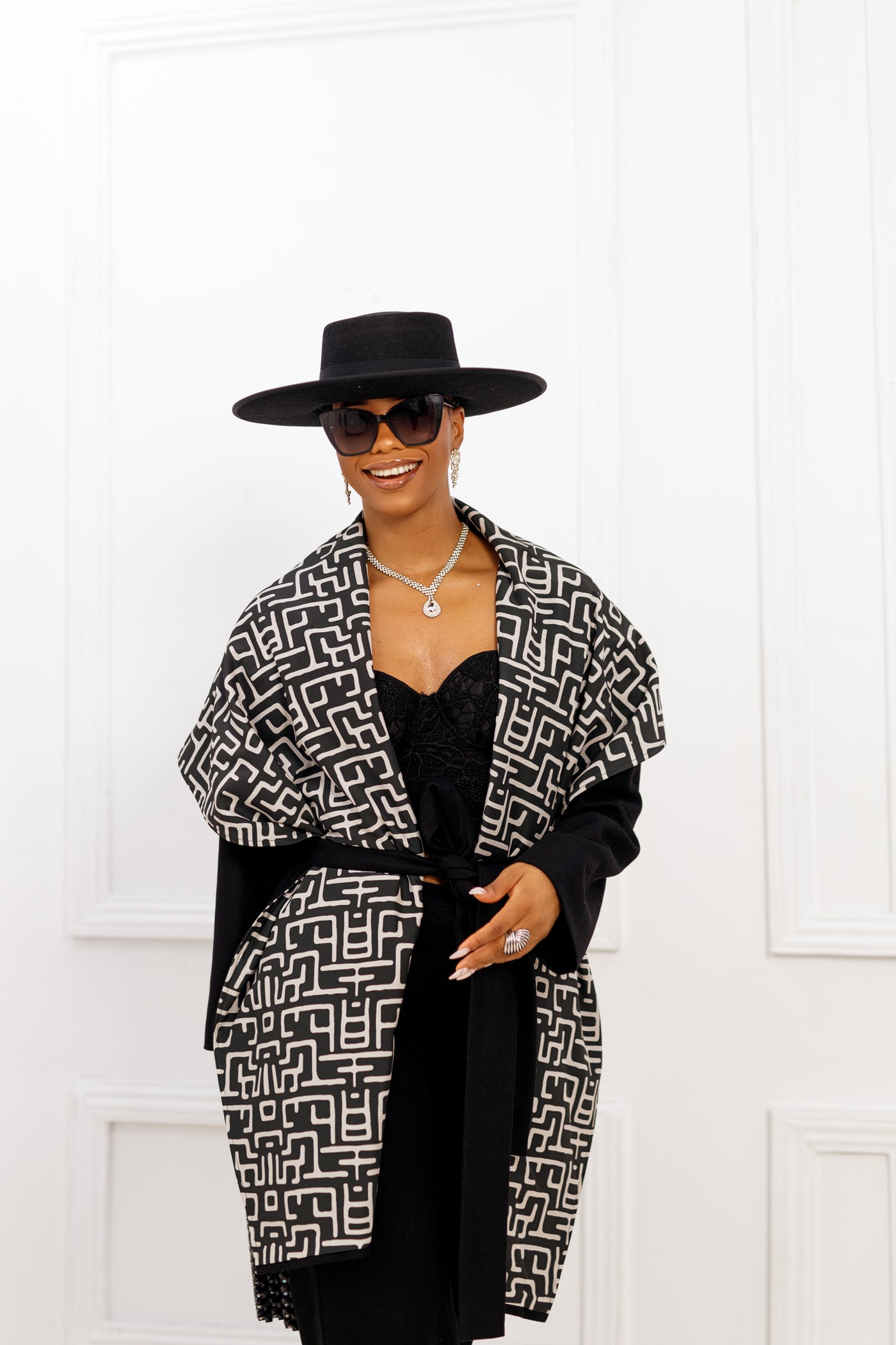 DONNA REVERSIBLE AFRICAN PRINT WOOL  PONCHO [BLACK]